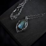 Unikatowy wisiorek Dragon Wings Mini z labradorytem