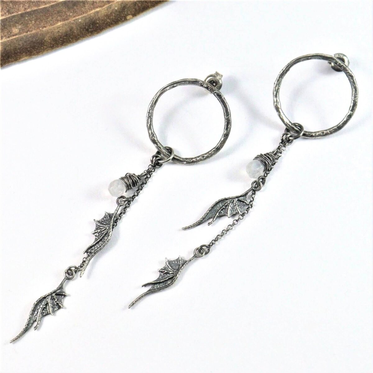 Kolczyki Ring Dragon Wings Mini z kamienami księżycowymi