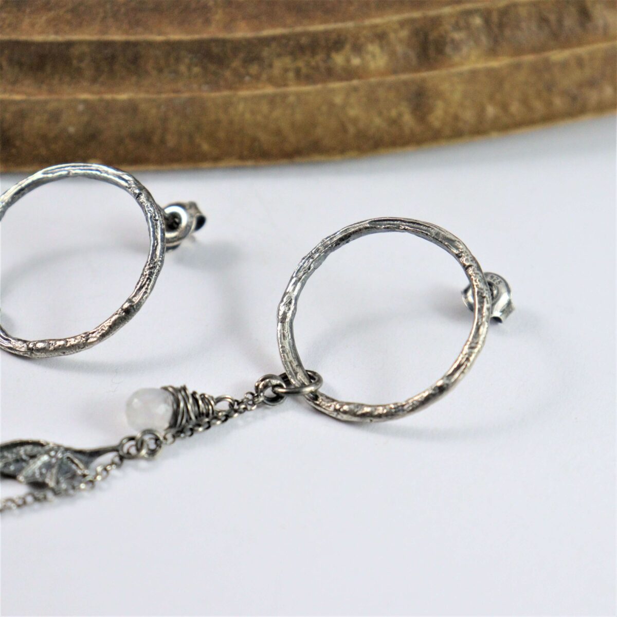 Kolczyki Ring Dragon Wings Mini z kamienami księżycowymi