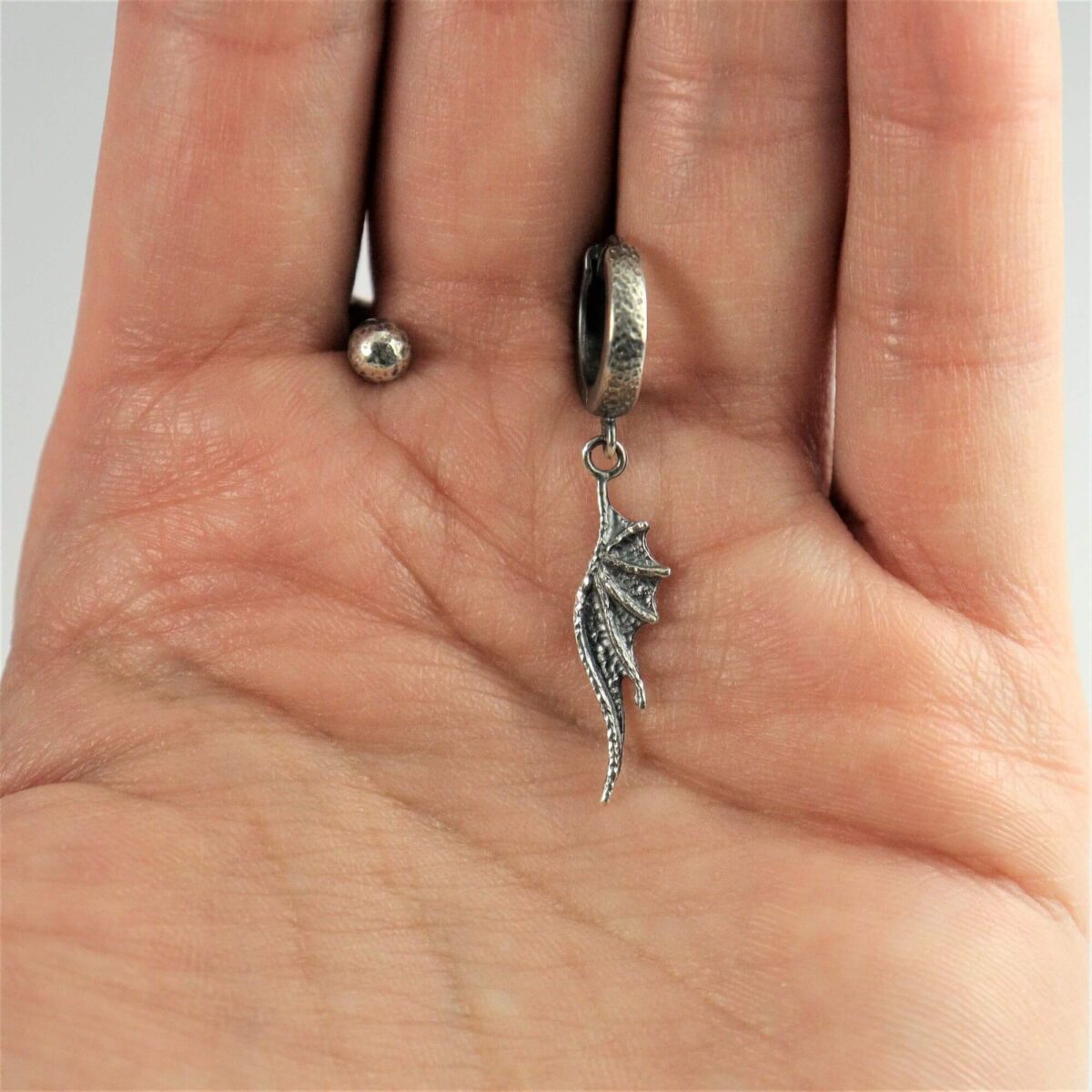 Asymetryczne kolczyki Long Dragon Wings Mini