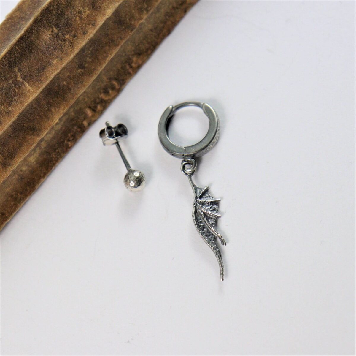 Asymetryczne kolczyki Long Dragon Wings Mini
