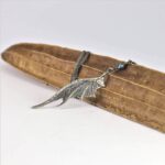 Wisior Dragon Wing z kuleczką tęczowego hematytu