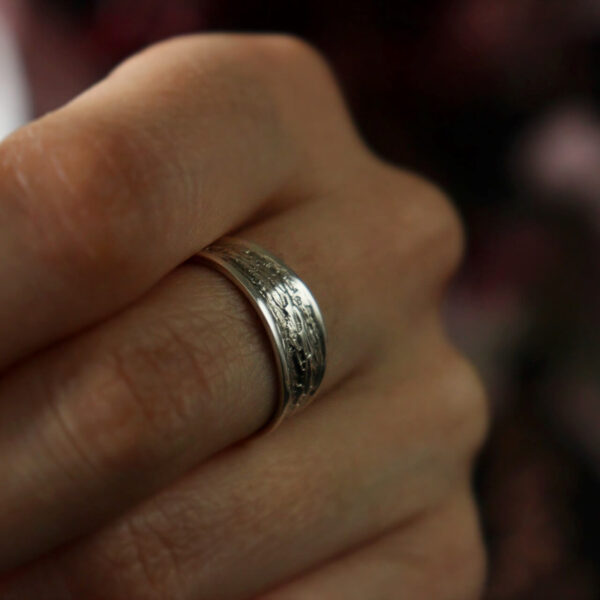 Pierscionek fakturowany ze srebra 925 arbor pierścionek jak korzenie