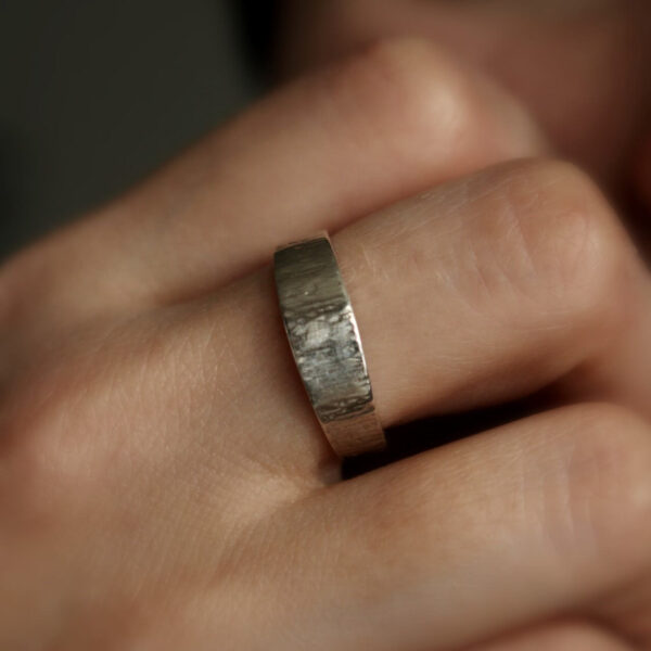 Pierscionek fakturowany ze srebra 925 pluvia pierścionek z deszczem