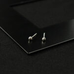 Srebrne kolczyki kuleczki fakturowane - 3 mm
