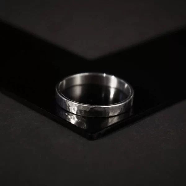 pierścionek młotkowany 3 mm ze srebra