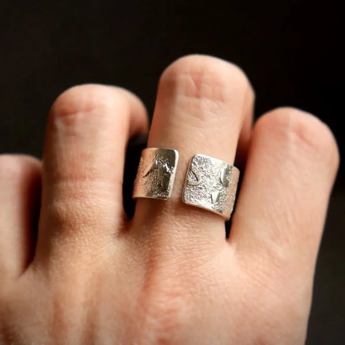gruby pierścionek srebrny oryginalny
