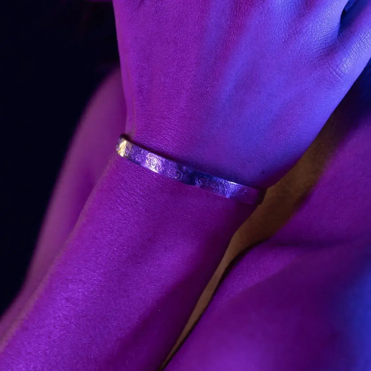Bransoletka Moon Surface otwarta - bangle